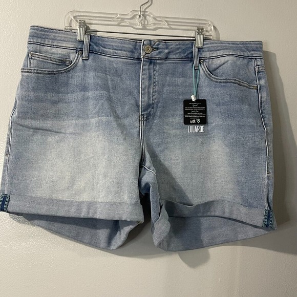 LuLaRoe Pants - LULAROE Jean Shorts Women's 40 (US 20-21W) Light Wash NWT Denim Boyfriend Shorts